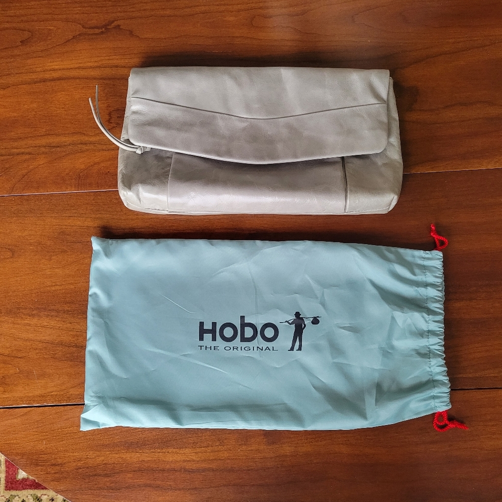 Light gray Hobo clutch